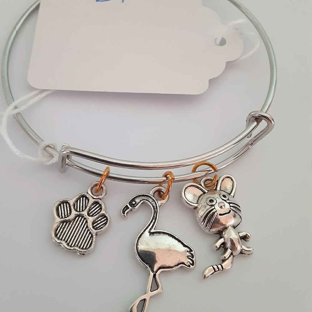 Adjustable bangle bracelet
